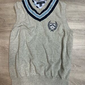 Tommy Hilfiger Men’s Heritage Sweater Vest Featuring Lightweight And Vneck Sz L